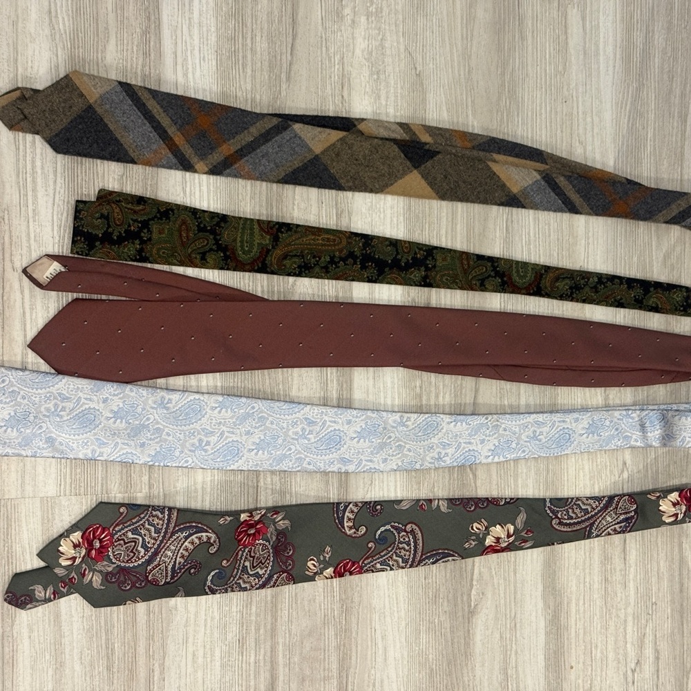5 Assorted Patterned‎ Ties - Picture 3 of 5